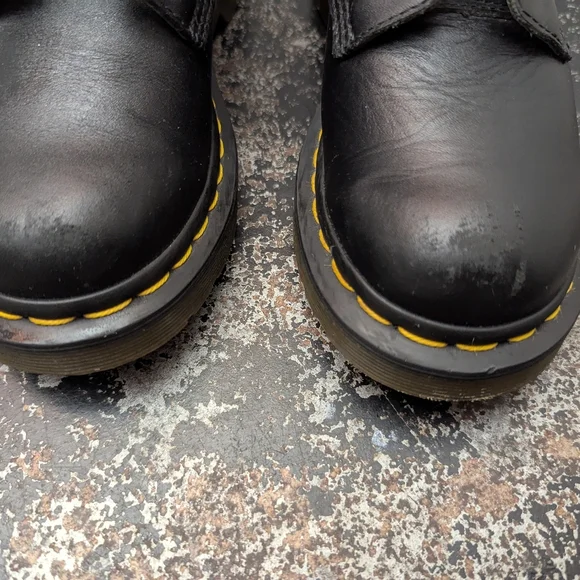 Womens Dr. Martens Combat Boots Sz 6 Used Black Leather 11821 Classic - Picture 4 of 7